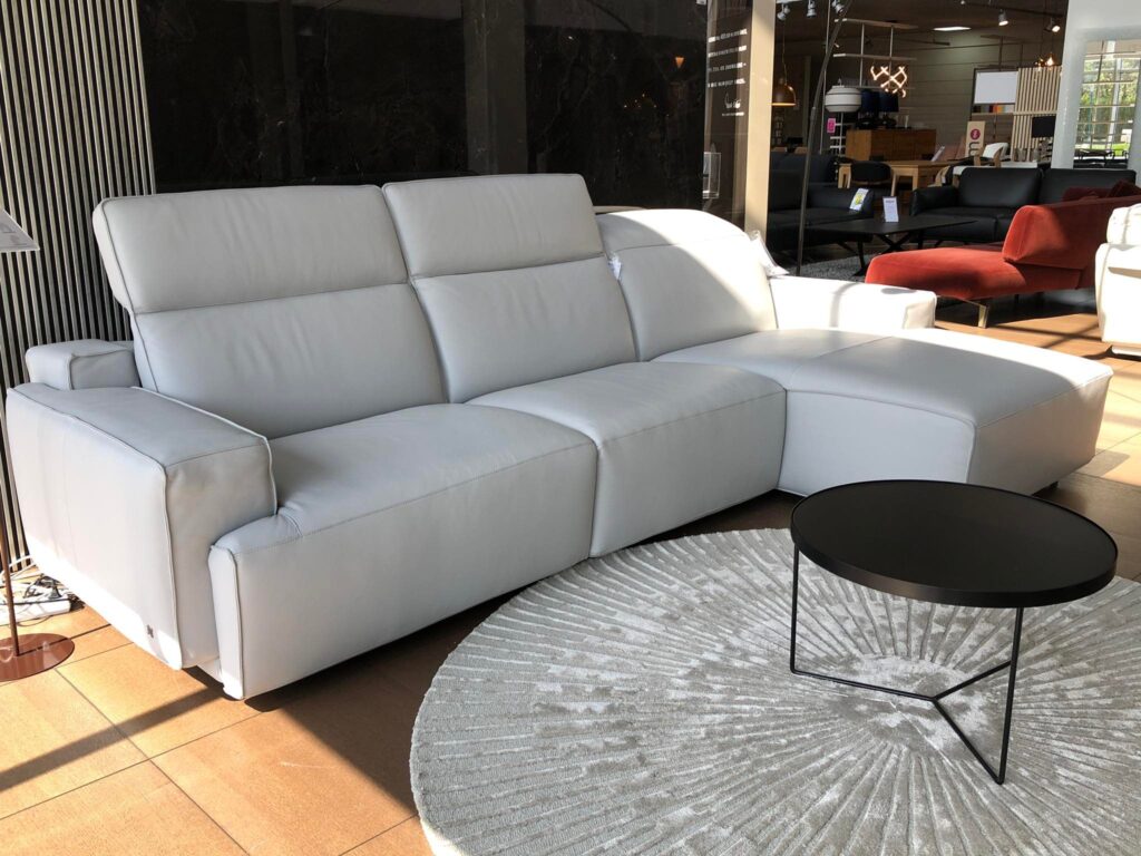Sofa z szezlongiem i funkcją relaxu Natuzzi Italia
